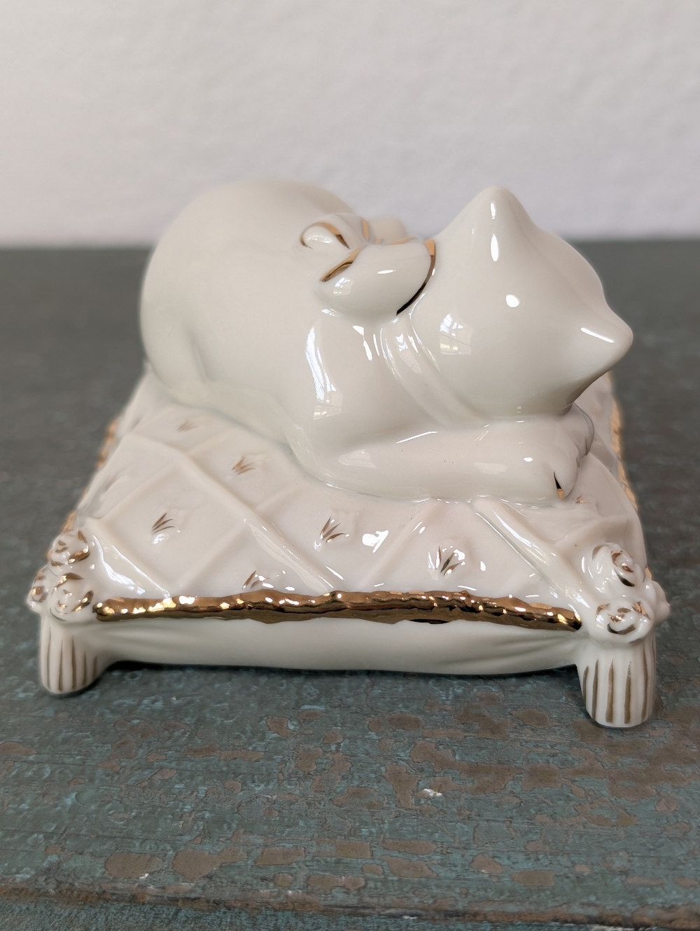 Lenox "Dreaming Away" Figurine Napping Sleeping Cat on Pillow  Gold Trim - Picture 7 of 14